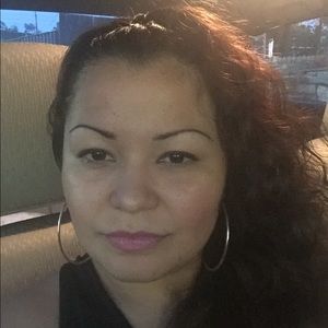 Meet your Posher, Iris