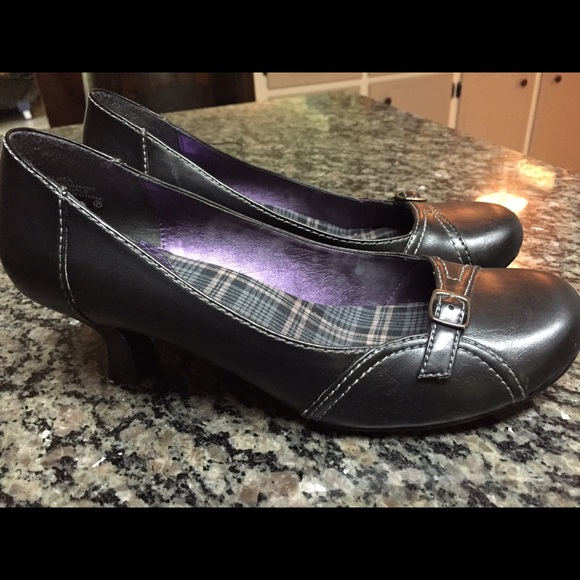 Mudd brand shoes