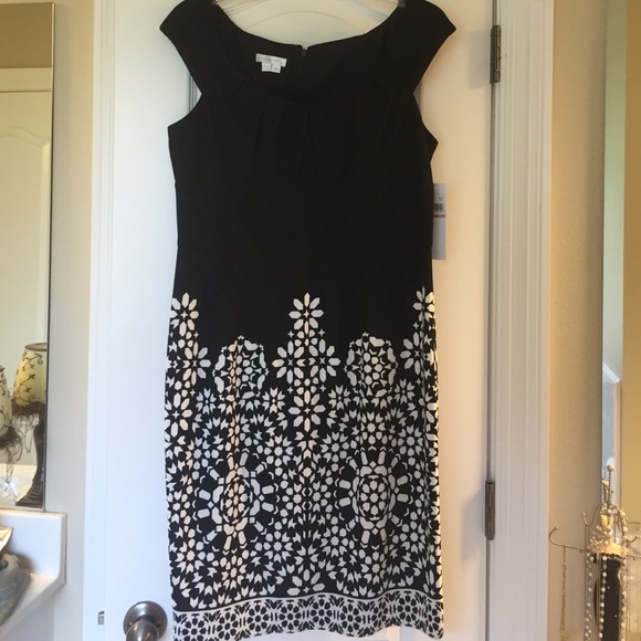 London Times Dresses & Skirts - Sheath dress