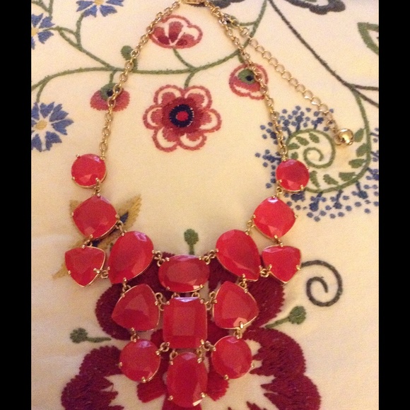 ⭐️{ kate spade } 178 statement necklace SOLD - Picture 2 of 3