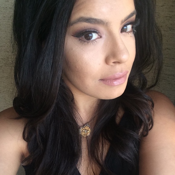 Meet Your Posher, Araceli! - Picture 3 of 7