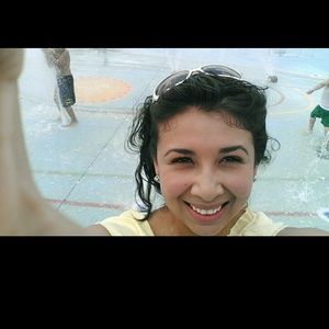 Meet your Posher, Mireya