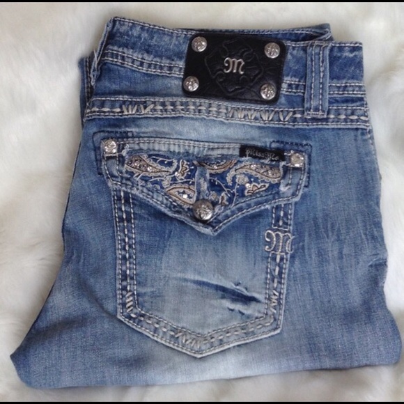 💘💘my  Favorite Miss Me jeans w/crystal studs💖💖