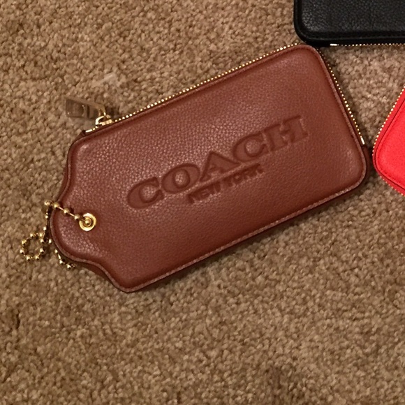 💰SOLD💰Coach Leather Multifunction Hangtag Case - Picture 2 of 4