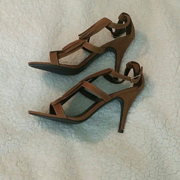 🎉HP🎉 NWT Brown Sueded Boho Fringe Heels - Picture 2 of 3