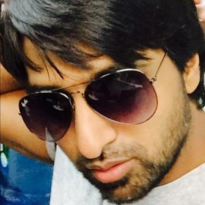 Meet your Posher, Awais