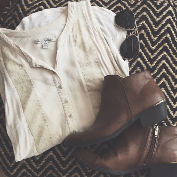 Sleeveless blouse