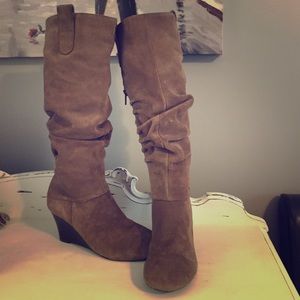 Suede boots