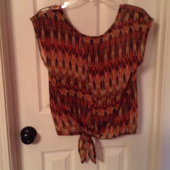 Shear top that ties in back - Picture 2 of 2