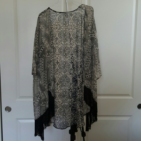 Fringed sheer kimono SZ m