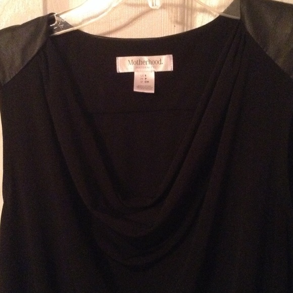 Nice black swoop neck maternity top - Picture 2 of 2