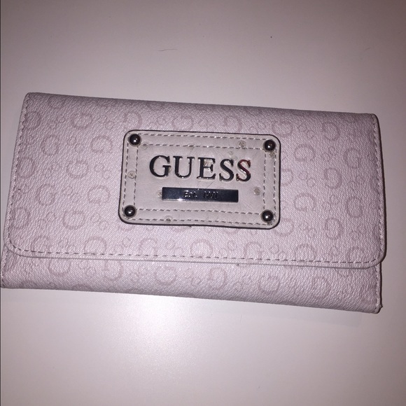 GUESS wallet