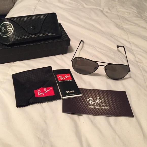 🔴🔴🔴SOLD🔴🔴🔴ll black Ray-Bans