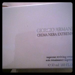 Giorgio Armani Crema Nera