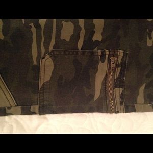 Camo military cargo pants sz 26