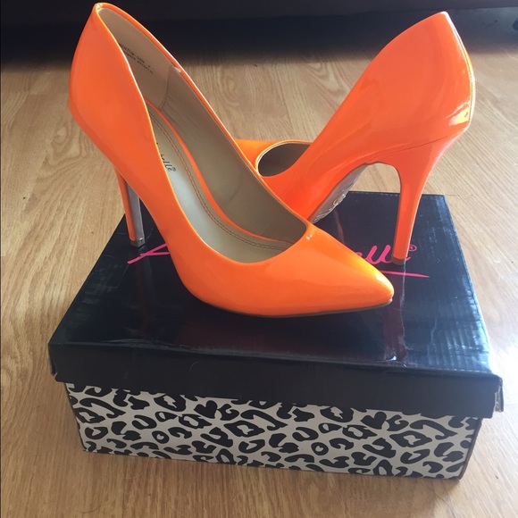 Anne Michelle orange heels
