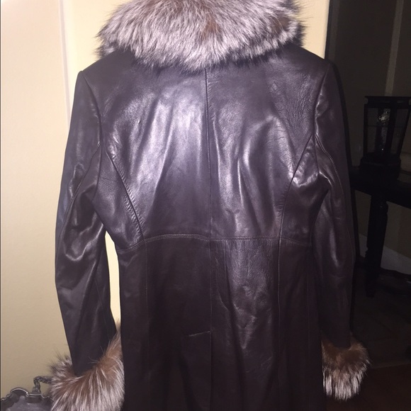 SOLD St. John lamb leather coat Crystal Fox fur - Picture 2 of 4