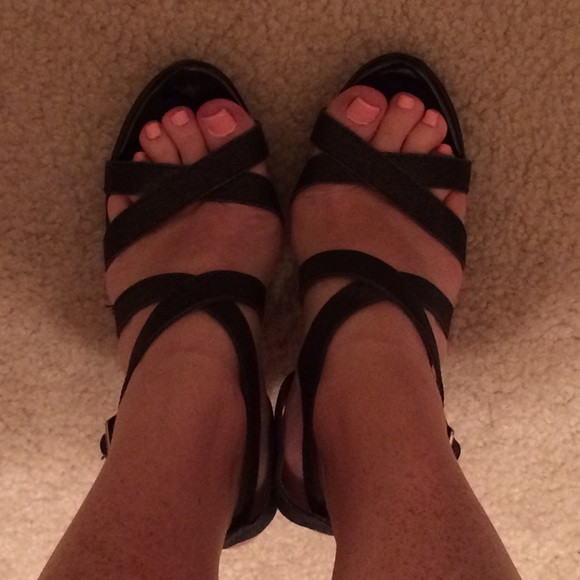 Black 4inch heels - Picture 4 of 4