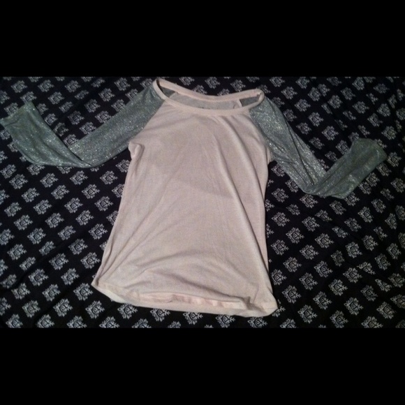 Top - Picture 2 of 2