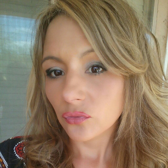 Ann~ Suggested User - Picture 2 of 3