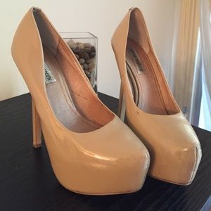 Steve Madden Dejavu nude pumps