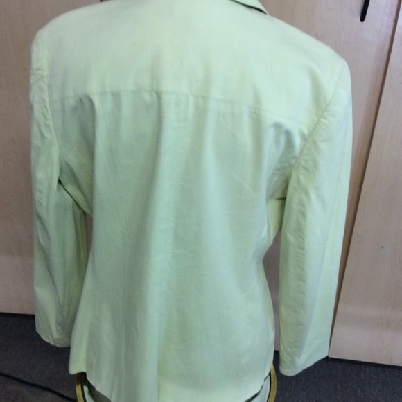 🚫SOLD🚫Trinity women jacket - Picture 2 of 4