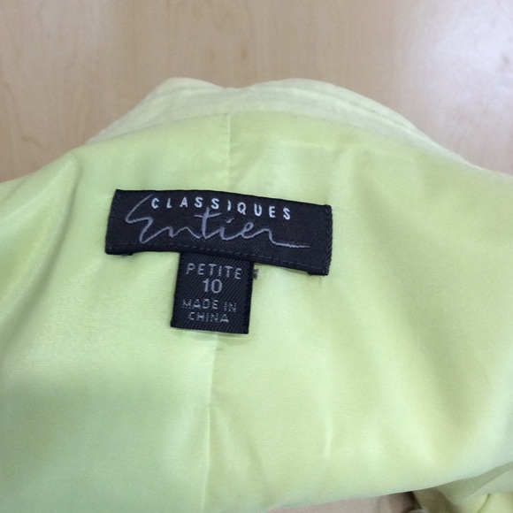 🚫SOLD🚫Trinity women jacket - Picture 4 of 4