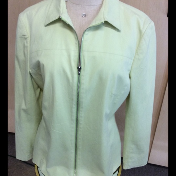 🚫SOLD🚫Trinity women jacket - Picture 3 of 4