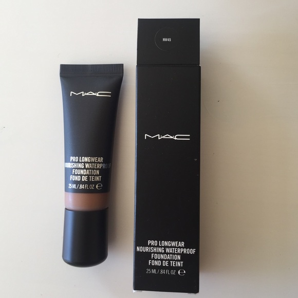Mac Pro Longwear nourishing waterproof foundation
