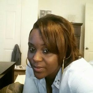 Meet your Posher, Alicia