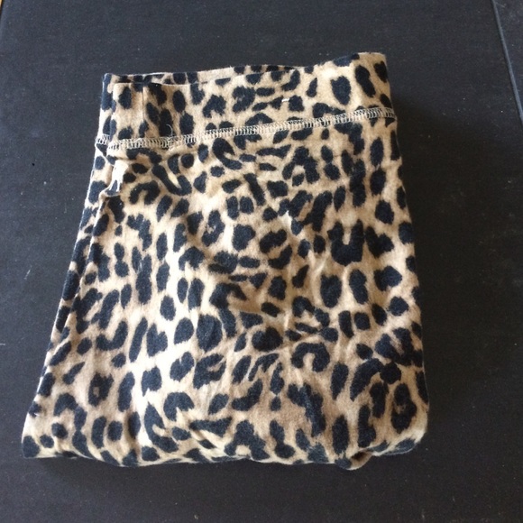 VS small cheetah print leggings