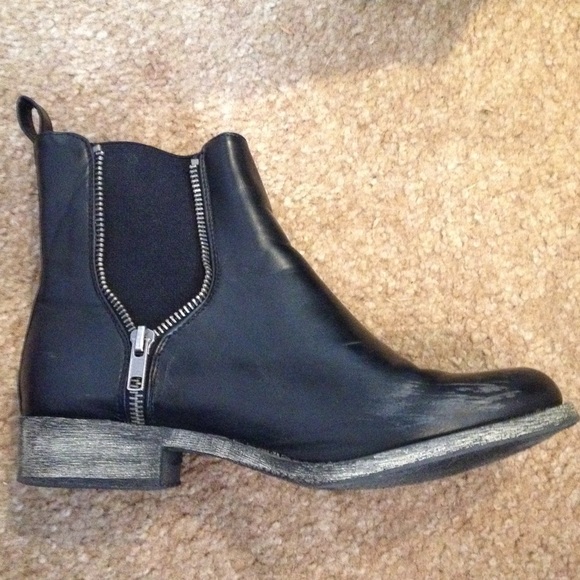 Rocket dog boots