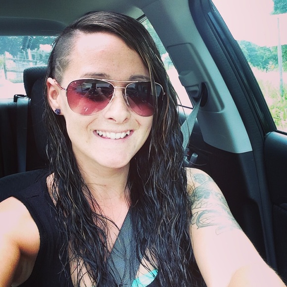 Meet your Posher, Michelle - Picture 1 of 1