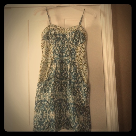 Mixed pattern dress with pockets