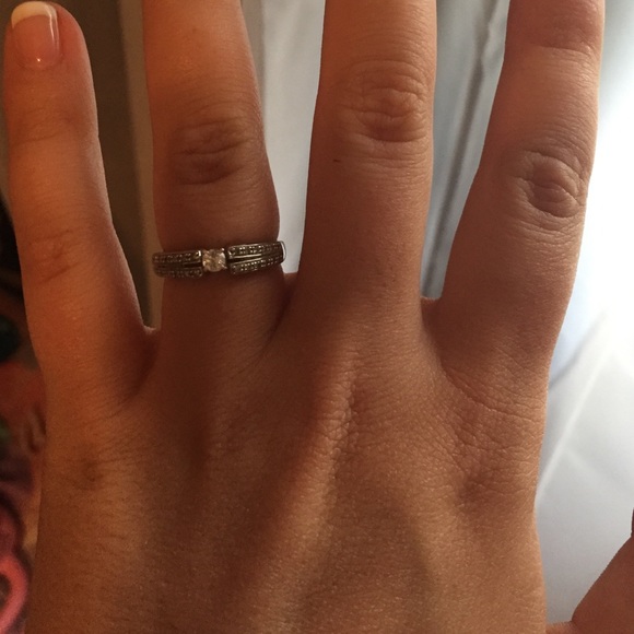 Promise ring - Picture 4 of 4