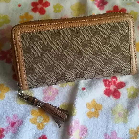 authentic gucci wallet👄 👄