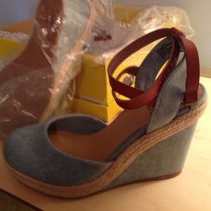 Wedge sandals