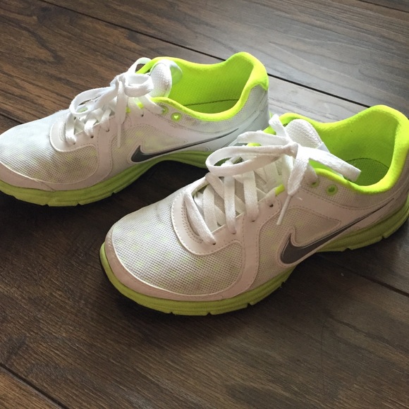 Nike Shoes - Nike Air Relentless