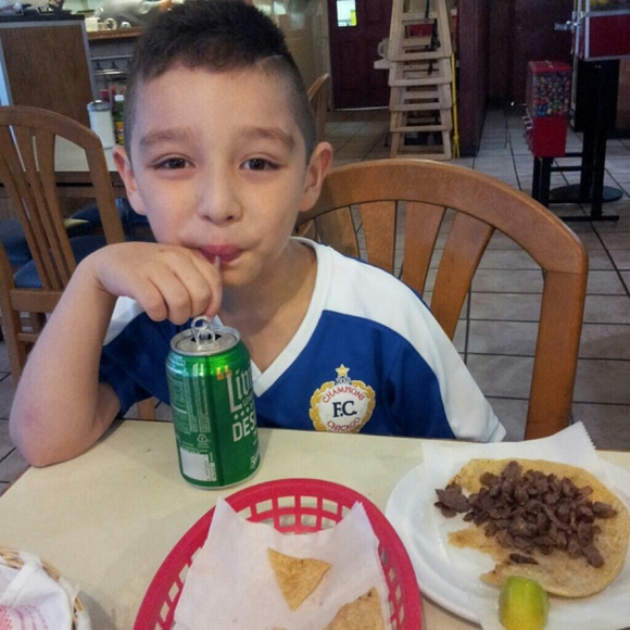 Meet your Posher, Javier - Picture 1 of 1