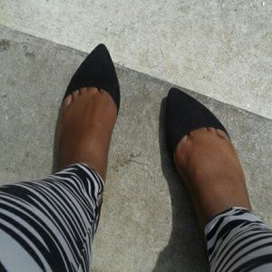 Black fashion flats