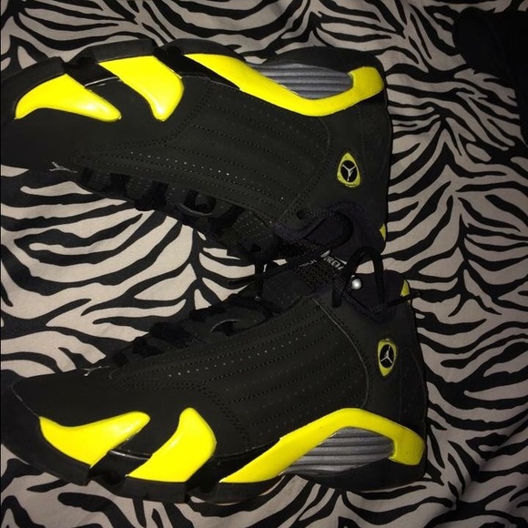 Jordan Shoes - Thunder 14s SIZE 4y
