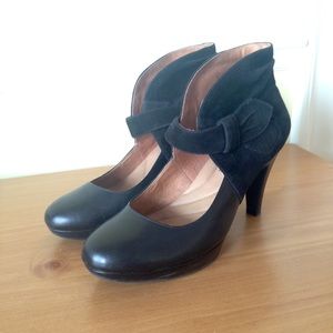 Clarks Black Heels size 7.5