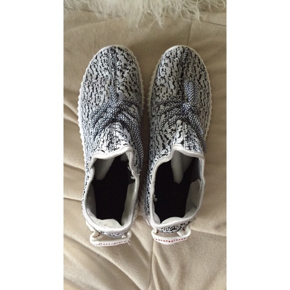 YEEZY 350 BOOST