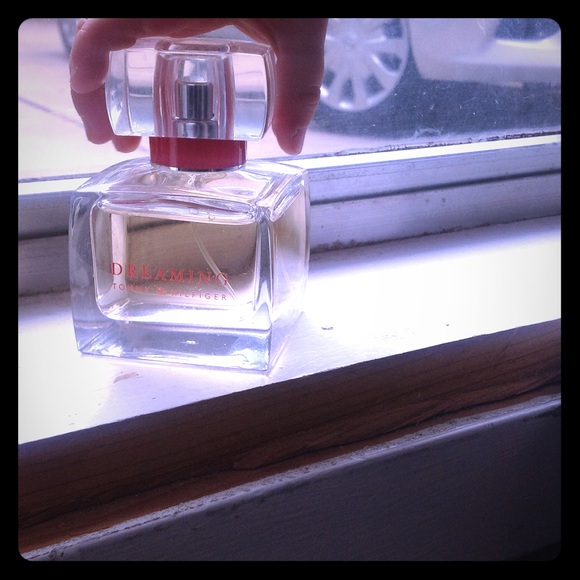 Dreaming Tommy Hilfiger perfume