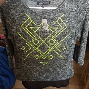Grey shirt with Aztec design