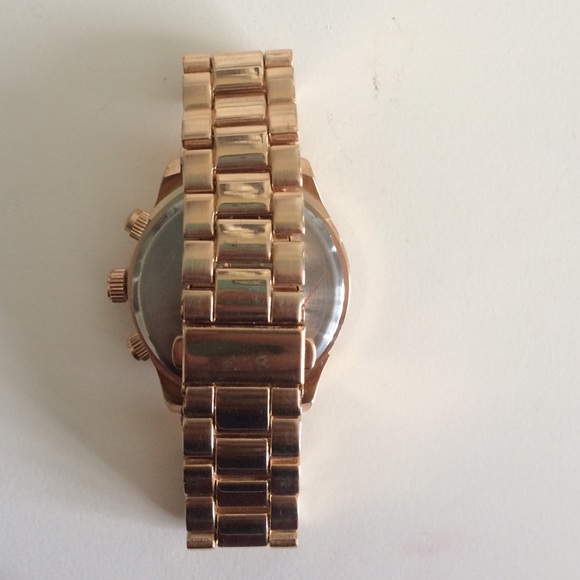 Rose Gold Watch!! BRAND NEW W/O TAGS - Picture 2 of 3