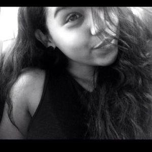 Meet your Posher, Alanis