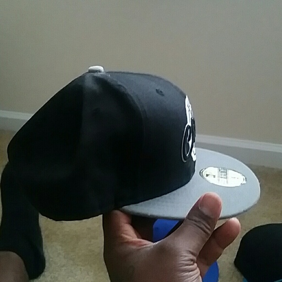 Hat - Picture 2 of 4