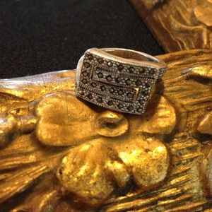 Lovely! Art deco style ring