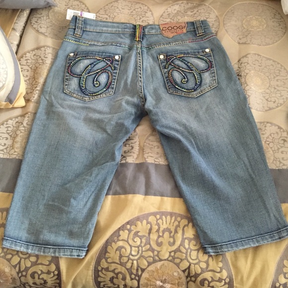 COOGI Factory Distressed Low Rise Capris 11/12 NWT - Picture 4 of 5